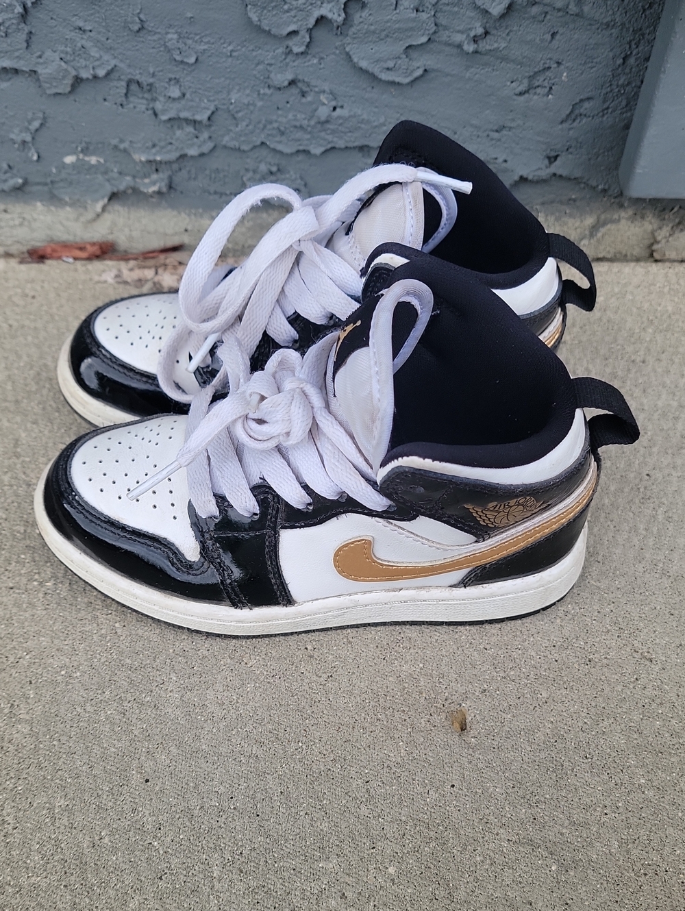 Nike Kids White, Black & Gold High-Top Sneakers